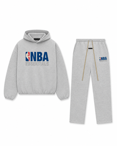NBA ESSENTIALS TRACKSUIT - Grijs — witte productfoto — ROVARO foto 1 7a3eb3bc0a289866