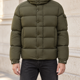 Moncler Verzere Jas - Groen — gedragen lifestylefoto — ROVARO foto 2 0f30752c31edbec3
