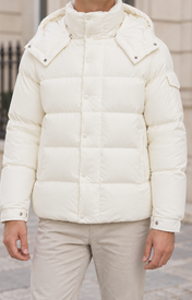 MONCLER VEZER JAS - Wit — gedragen lifestylefoto — ROVARO foto 2 552f2945fd8ba643