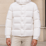 Moncler Verzere Jas - Wit — gedragen lifestylefoto — ROVARO foto 2 9e25cdca7b41f0cf