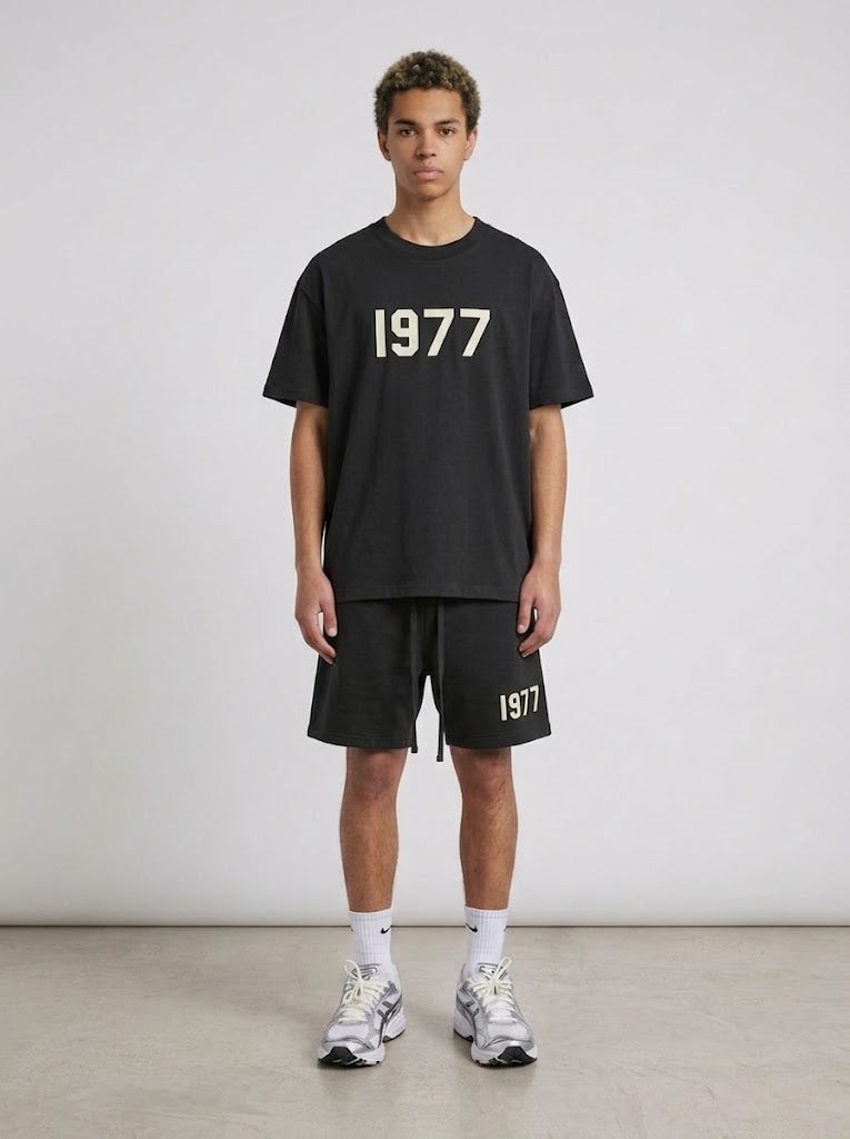 Essentials 1977 Zomerset