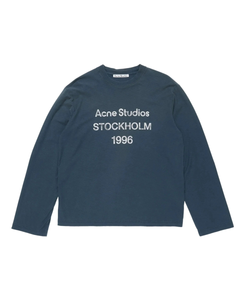 Acne Studios Edden U 1996 Long Sleeve T-Shirt - Donkerblauw — productfoto op witte achtergrond — brongetrouwe fotobewerking 2026-10-02