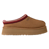 UGG Tazz Chestnut - Cognac — productfoto op witte achtergrond — brongetrouwe fotobewerking 2026-10-02