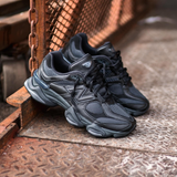 New Balance 9060 Triple Black - Zwart
