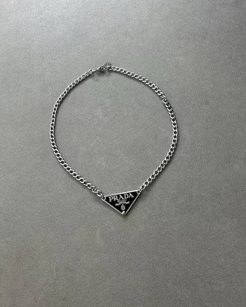 Prada Triangle Logo Ketting – Silver