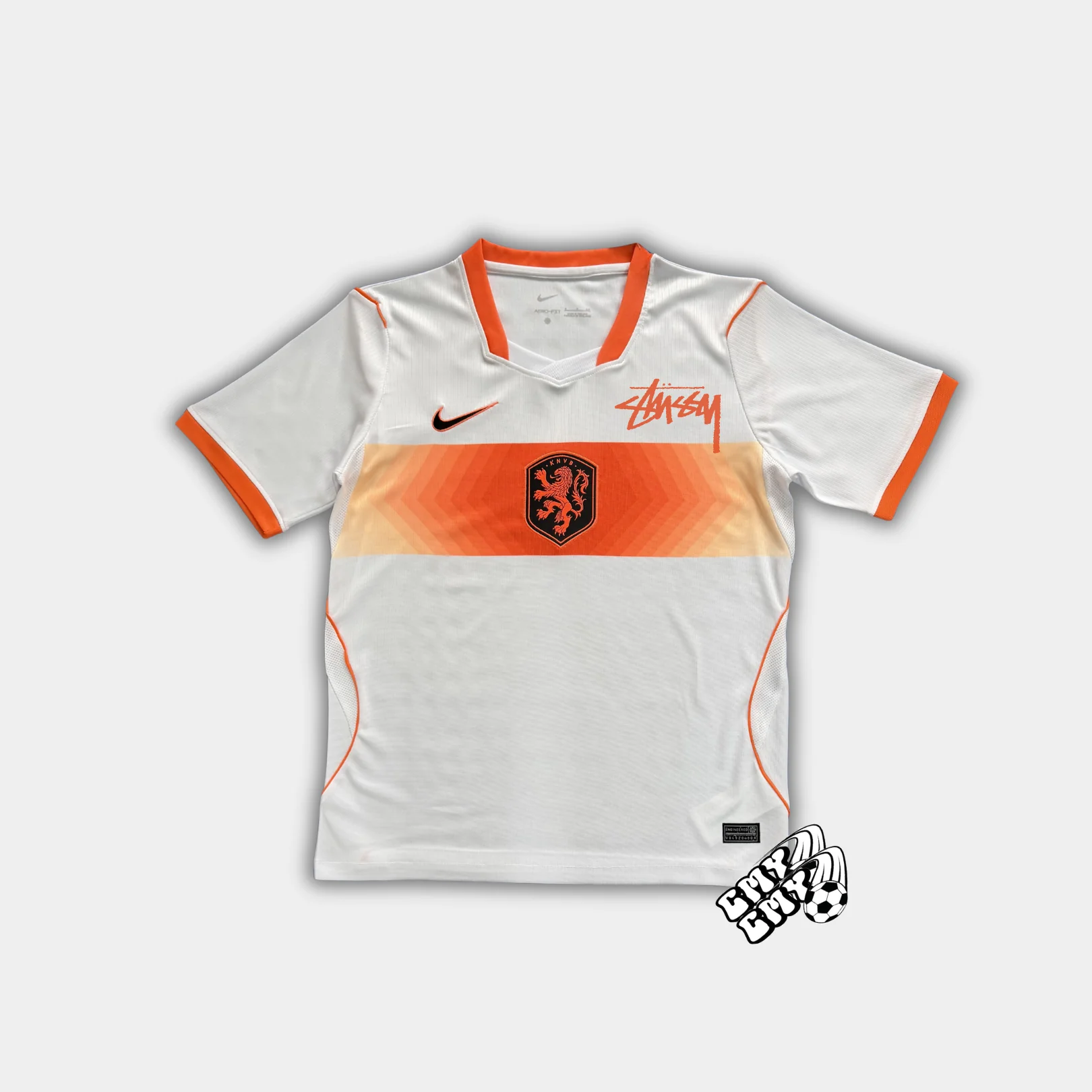 STÜSSY X NETHERLANDS 2026 EXCLUSIVE JERSEY - 65% KONINGSDAG KORTING!