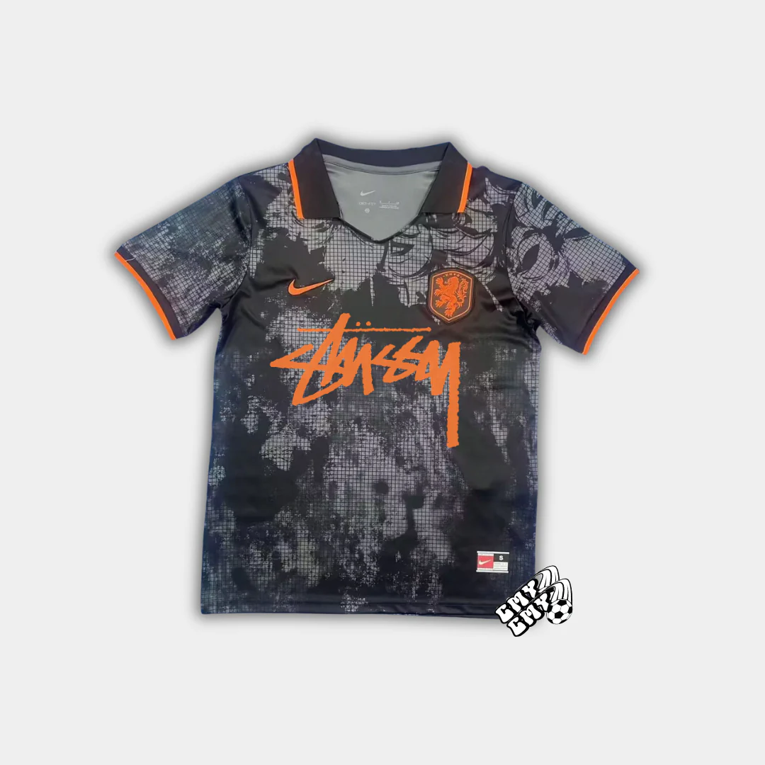STÜSSY X NETHERLANDS 2026 EXCLUSIVE JERSEY - 65% KONINGSDAG KORTING!